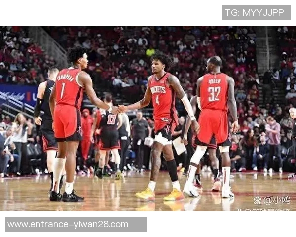 16NBA快船对决劲敌全力以赴争夺季后赛席位的精彩战役